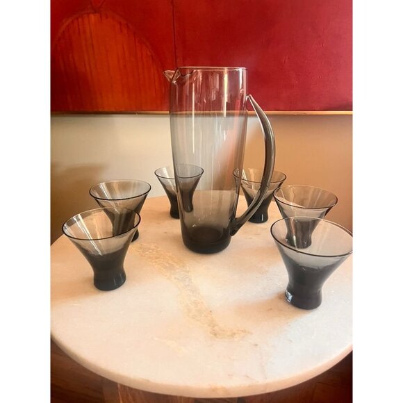 Vintage MCM Morgantown Normandie Smoke Gray Glass Cocktail Pitcher & Six Martini - Picture 2 of 9